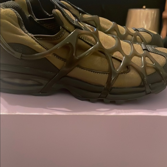 Nike Olive Green Sneakers brand new very comfortable - Picture 2 of 2